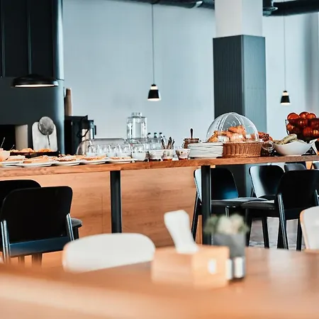 шпиці & ホテル *