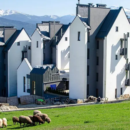 Hotel шпиці & *