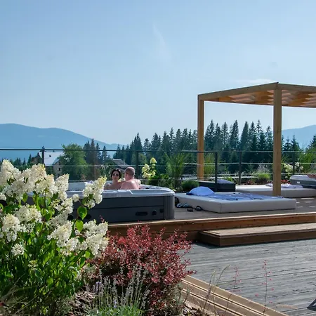 Hotel шпиці & *